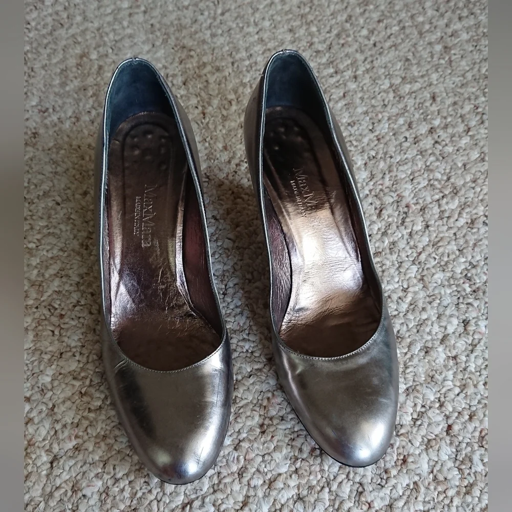 MaxMara Silver tone wedge Pumps size 7.5